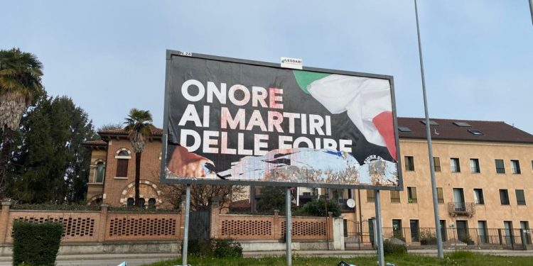Vicenza, imbrattato di vernice e strappato il grande manifesto affisso per ricordare gli infoibati